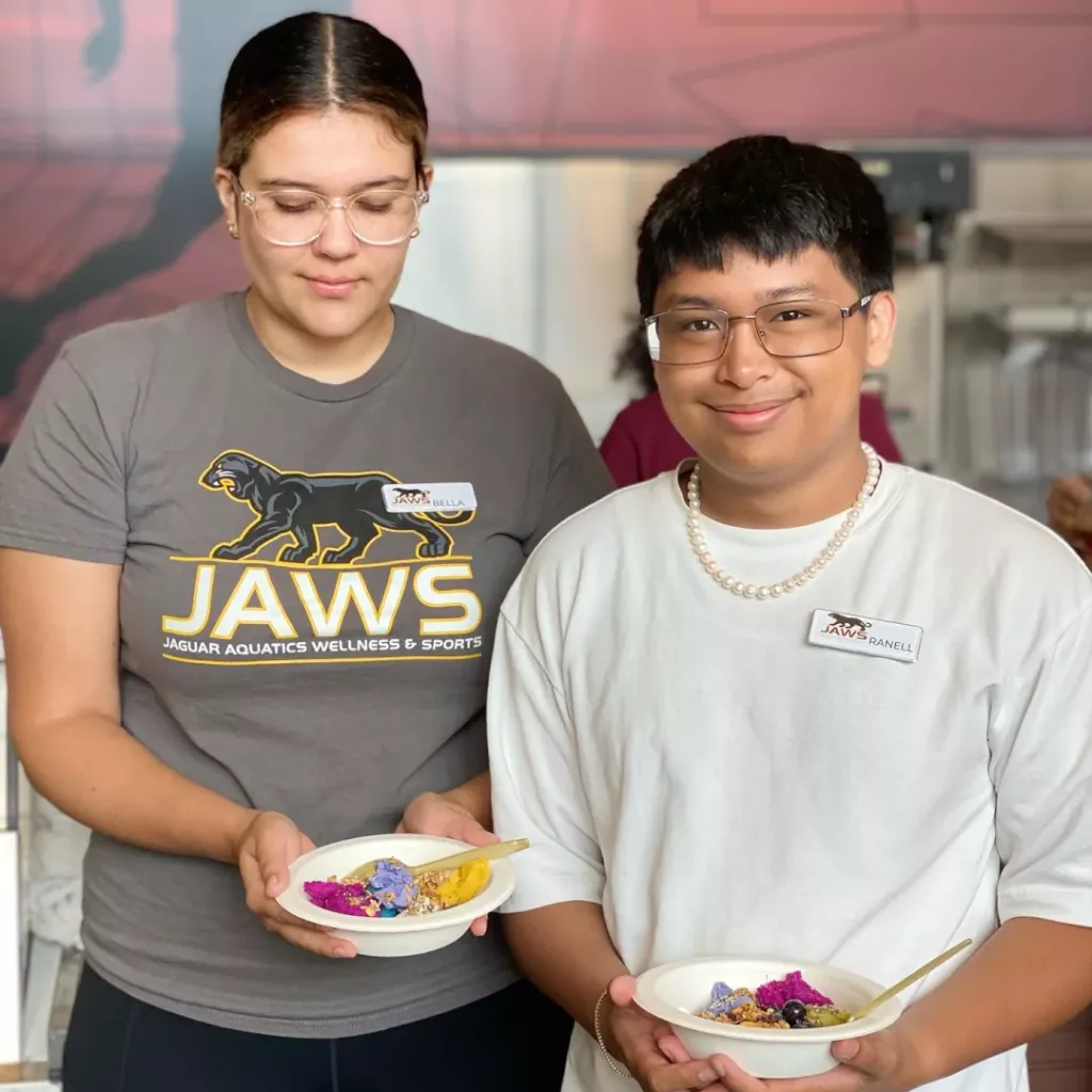 Student Staff Servers at Southwestern College Food Services